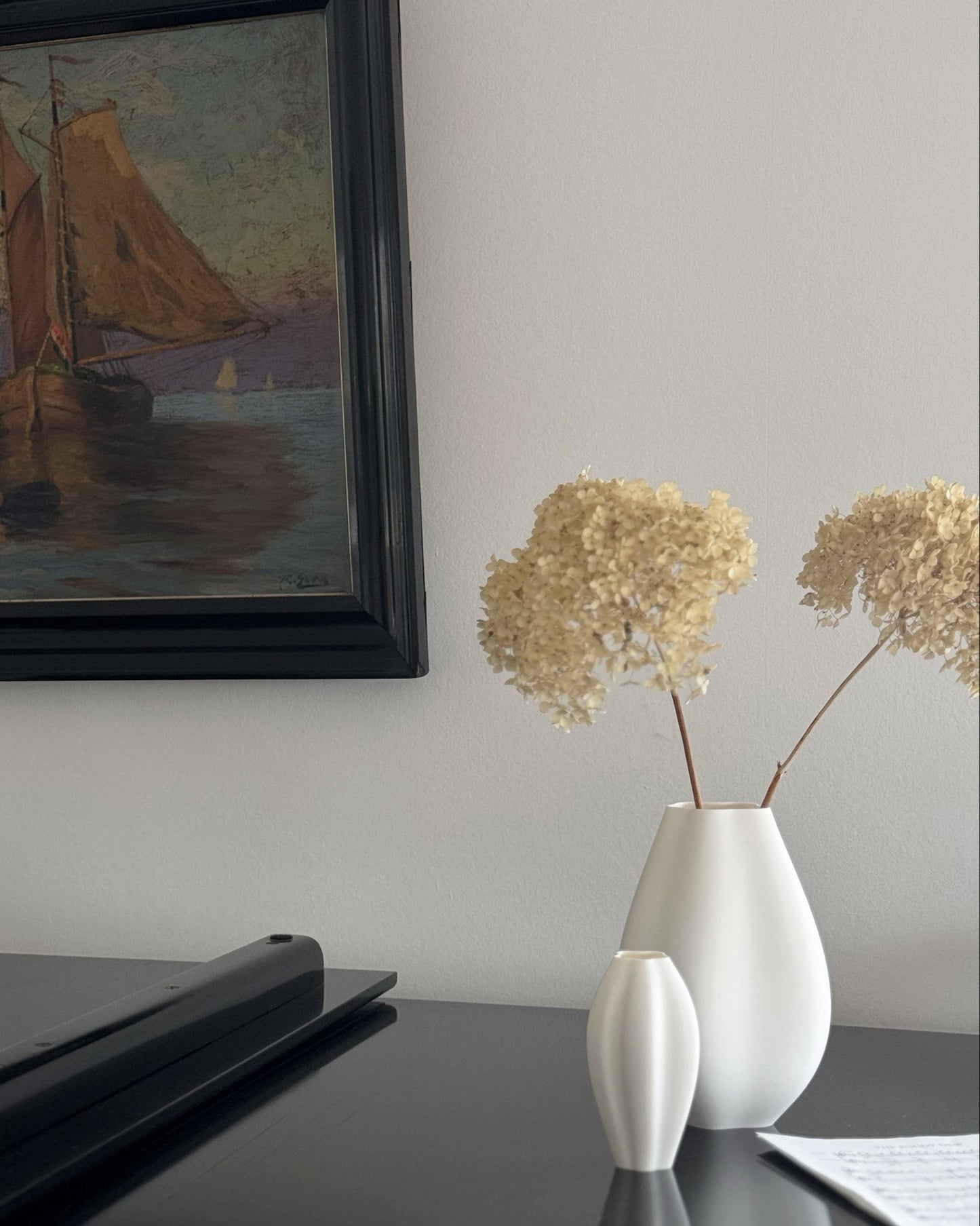 POISE VASE