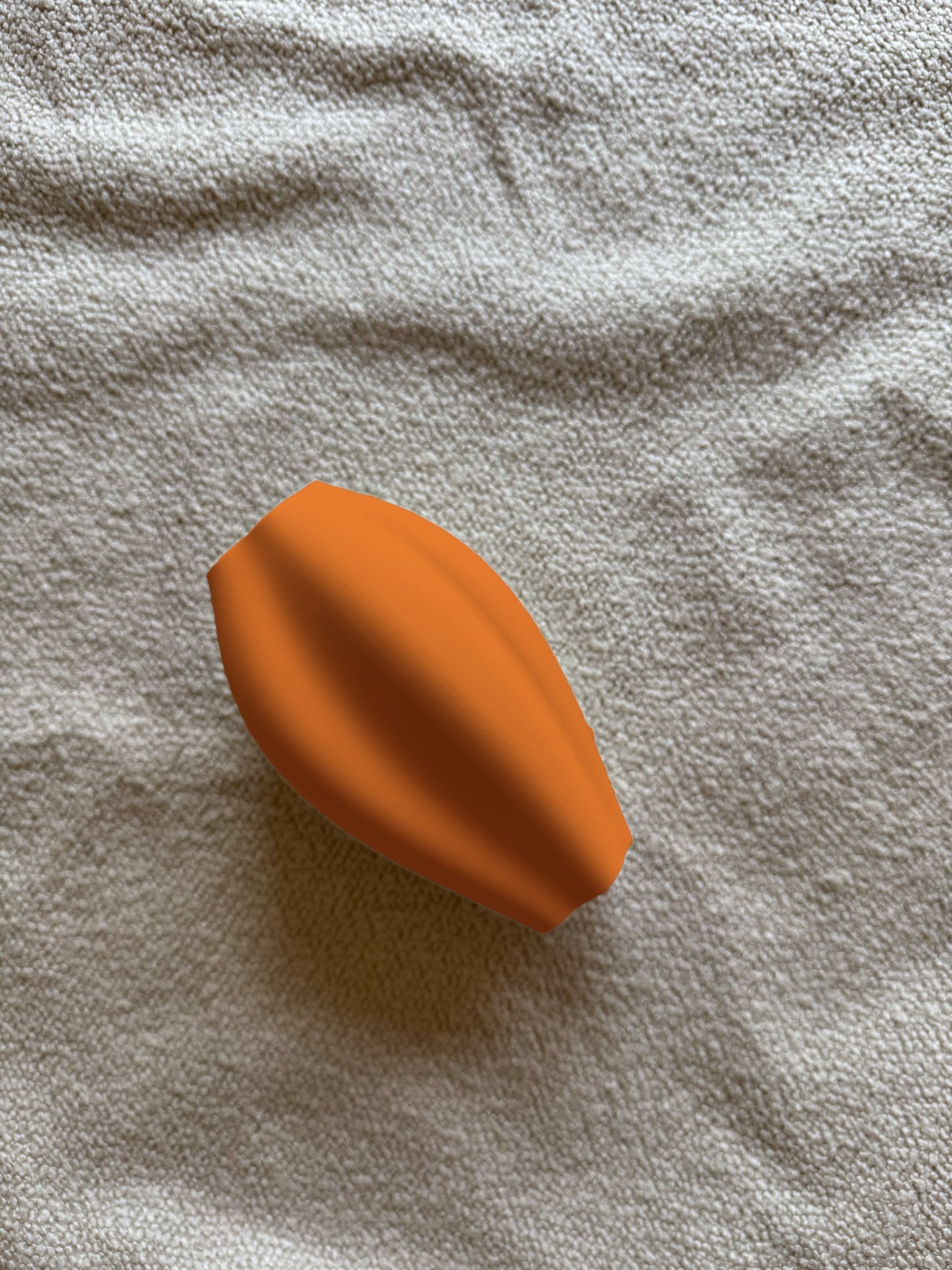 POISE VASE