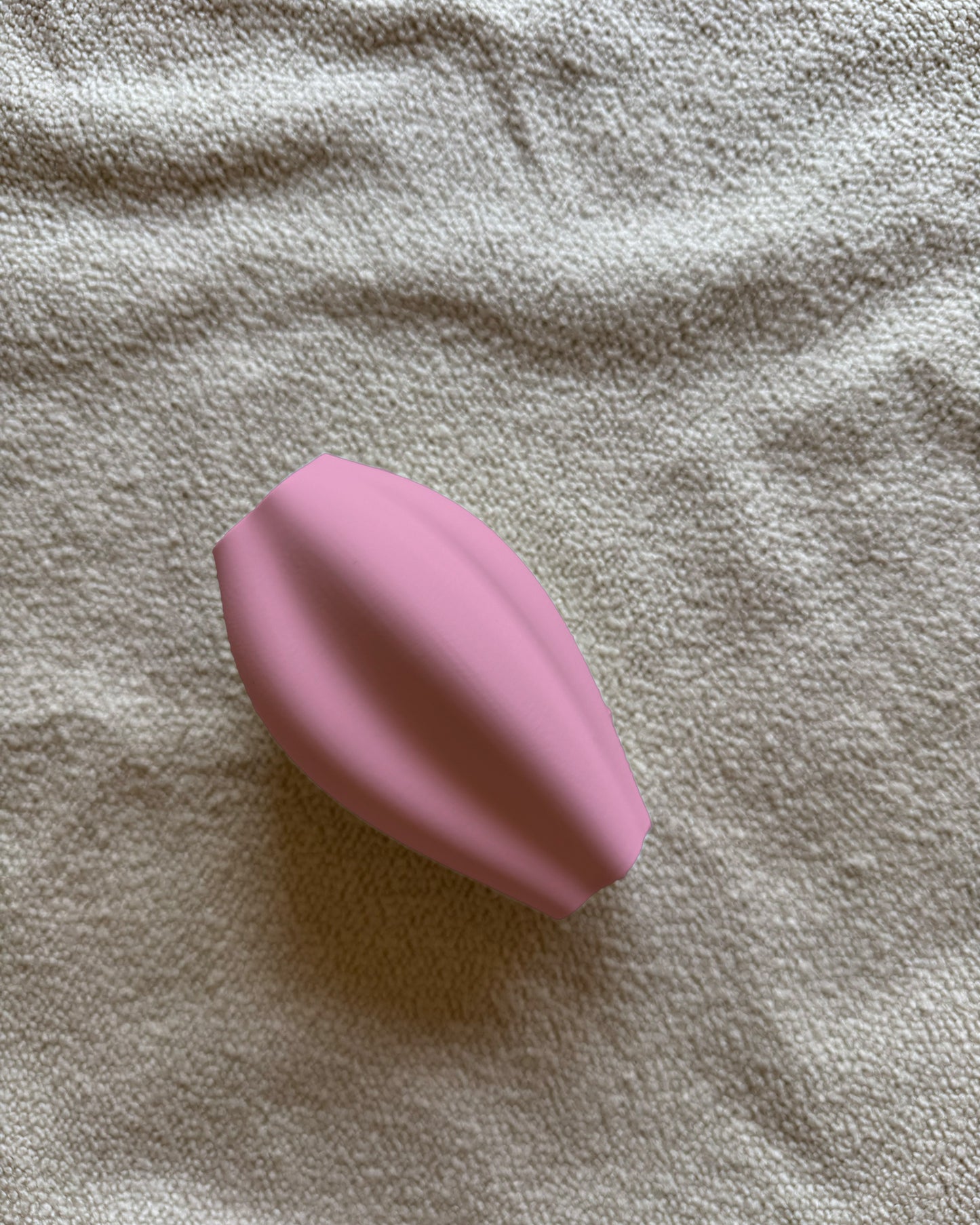 POISE VASE