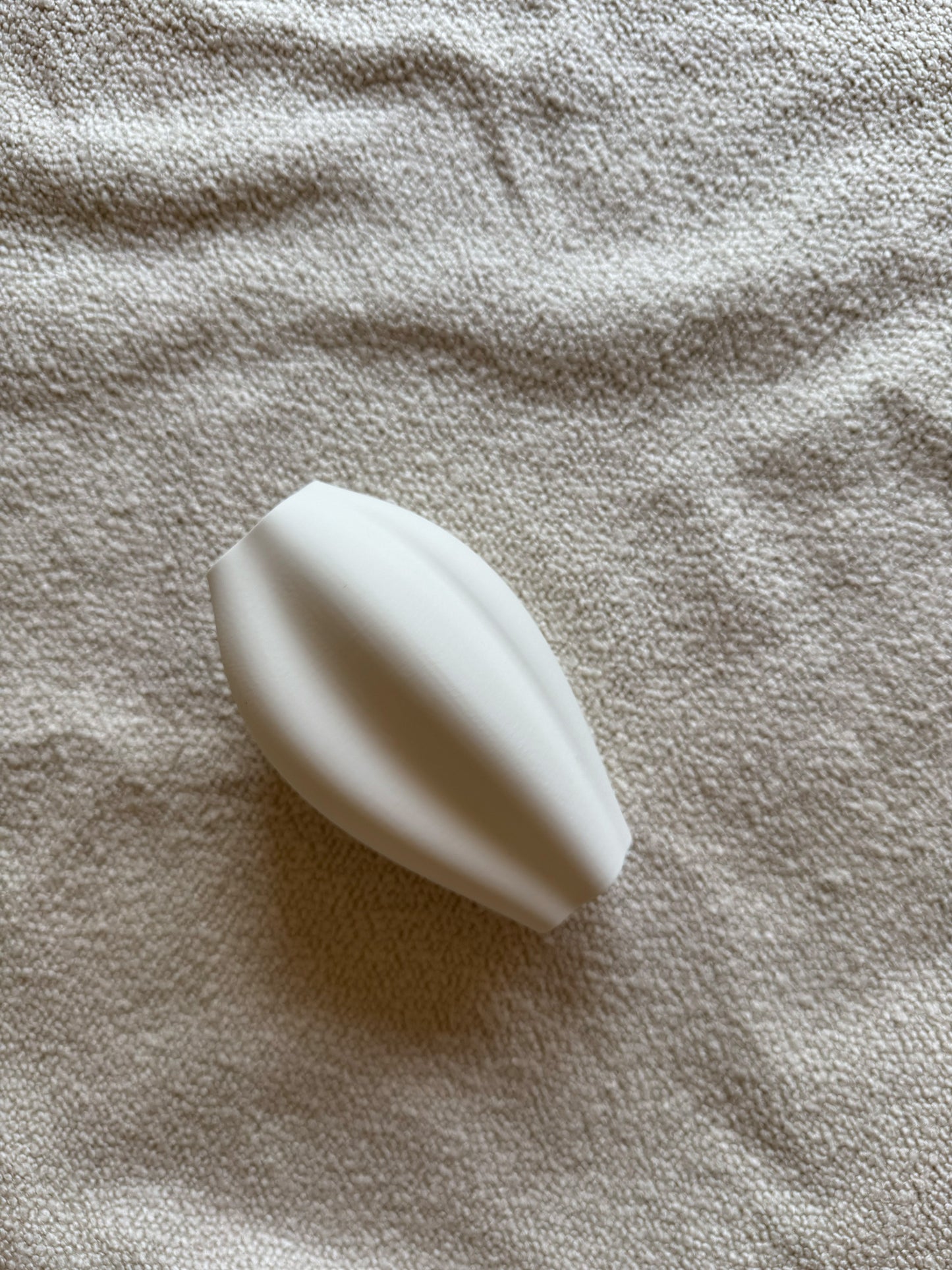 POISE VASE
