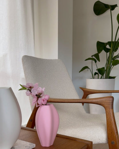 POISE VASE