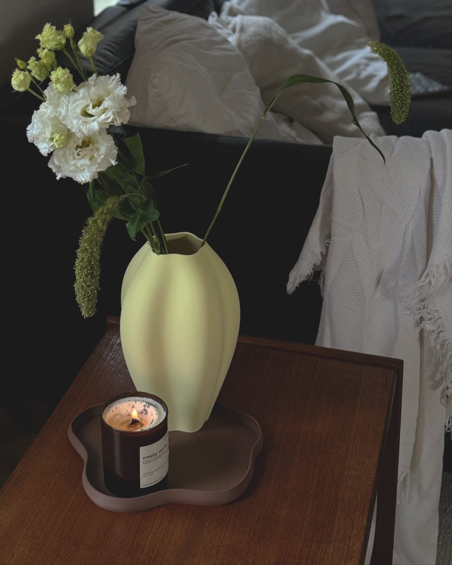 buttr yellow Vase hergestellt in Deutschland, minimalistische moderne Vase