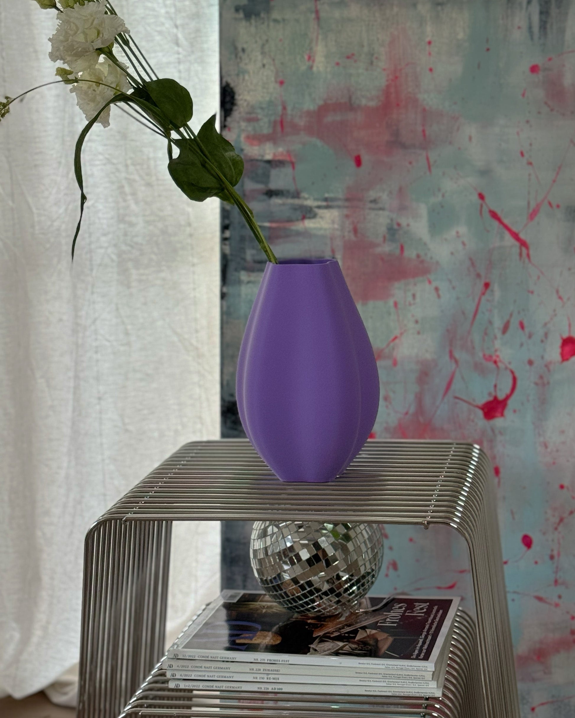 moderne lila Vase, perfekt als Geschenk