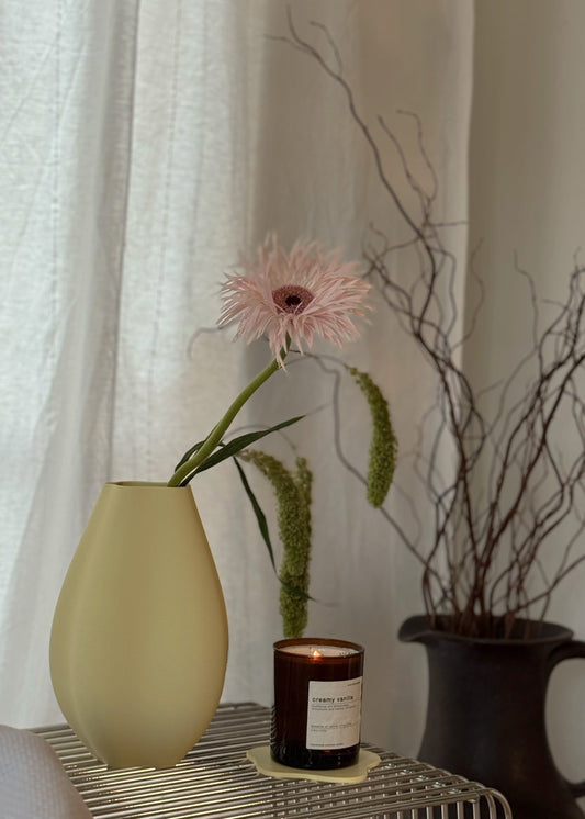 butter yellow Vase, Wohnzimmer Deko, Designer Piece, Hergestellt in Heidelberg
