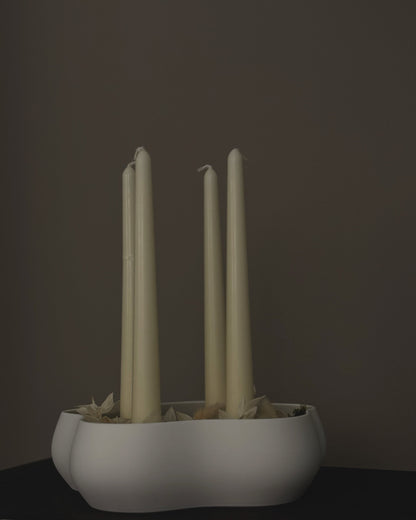 fertiger Adventskranz in weiß, Stabkerzen als Adventskranz, hergestellt in Heidelberg, Deutschland