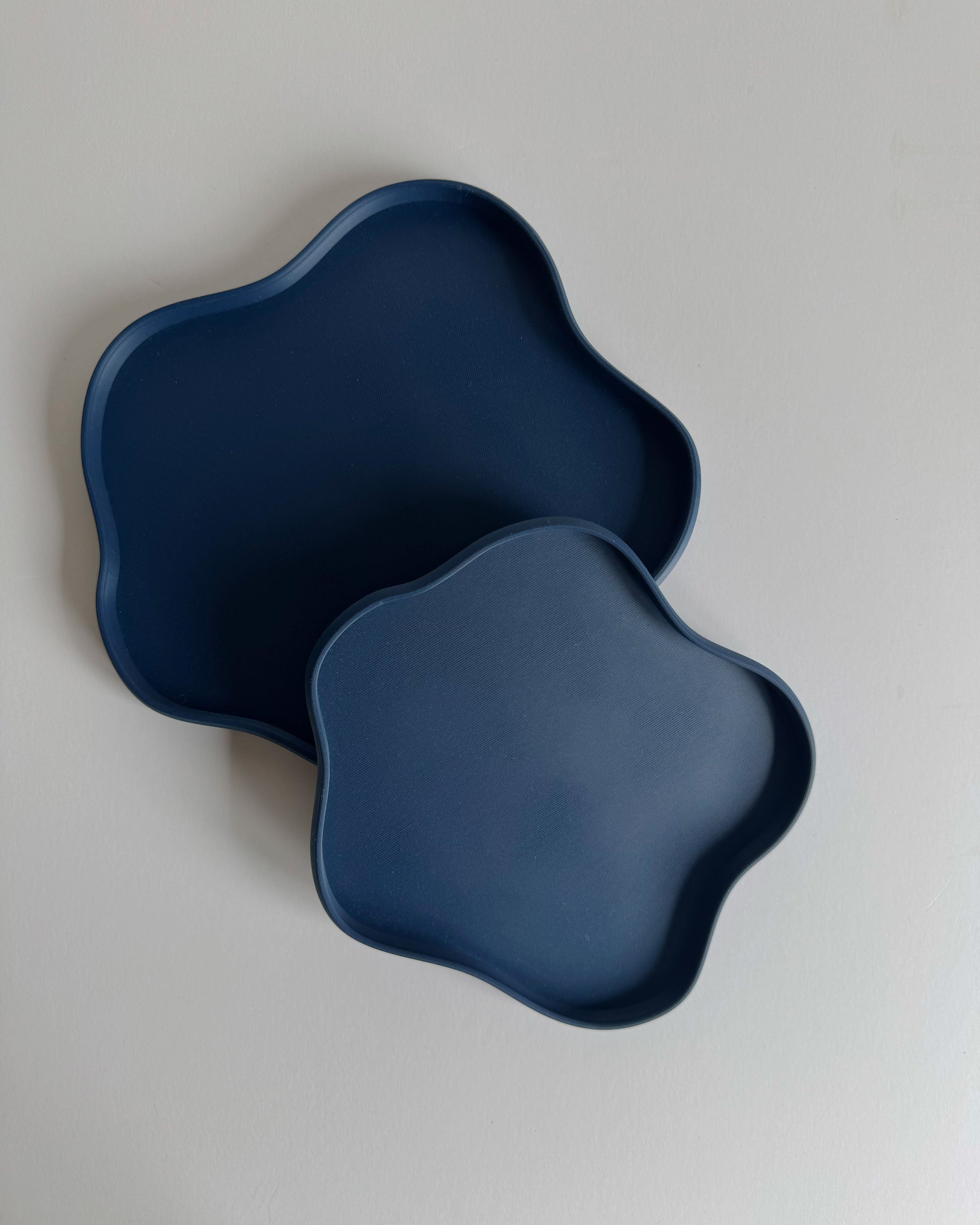 Tableau in navy blue, Tableau in dunkelblau, Ablage für schmuck in dunjelblau, Ablage für den Flur in Dunkelblau, Perfekt als geschenk für den Mann