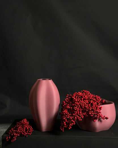 POISE VASE